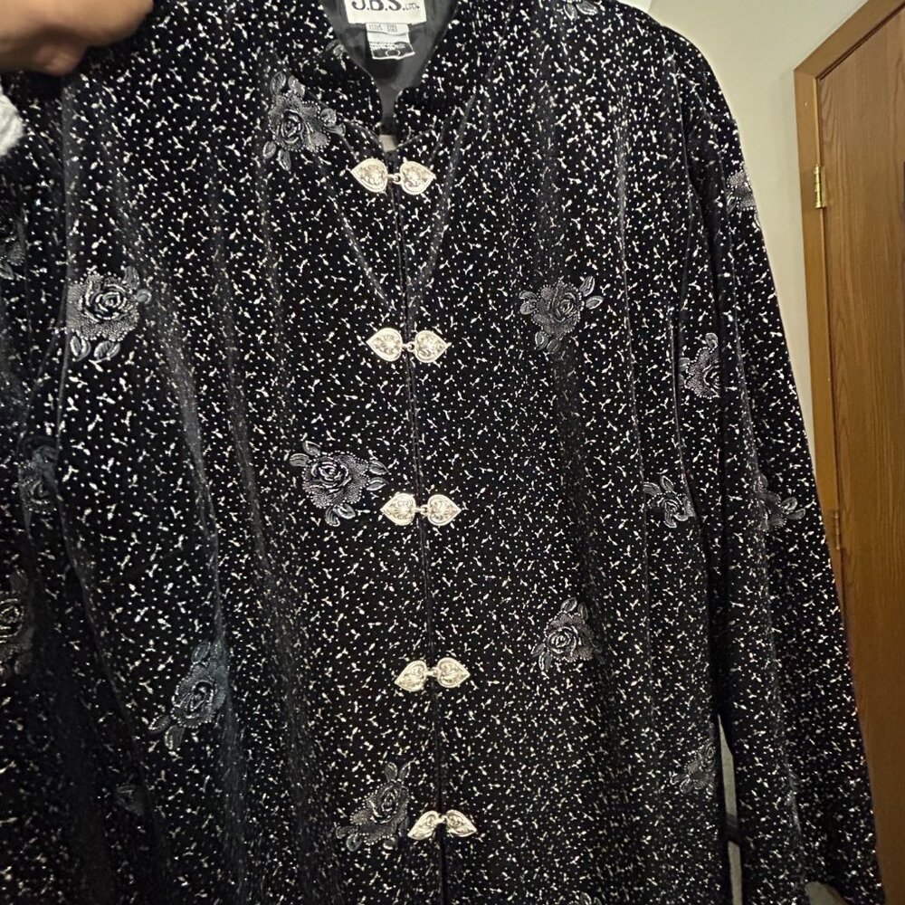 JBS Vintage Oriental-Inspired Women's Black Velvet Blazer XL Metal Closures